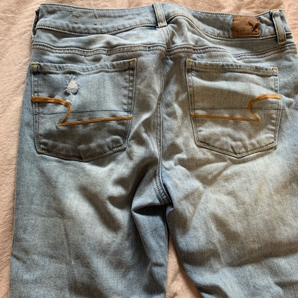 American Eagle light wash distressed skinny Jean - Picture 3 of 3